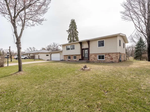 6401 Shingle Creek Dr, Minneapolis, MN 55445