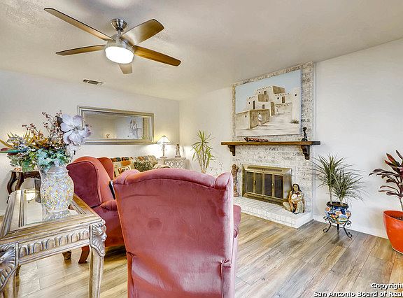 2nd image of 11843 Braesview APT 309