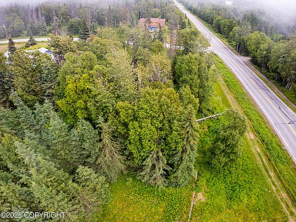 4th image of 45611 Miller Loop Rd
