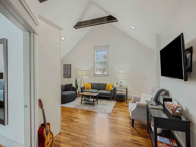 906 N 5th St #B — Photo 15