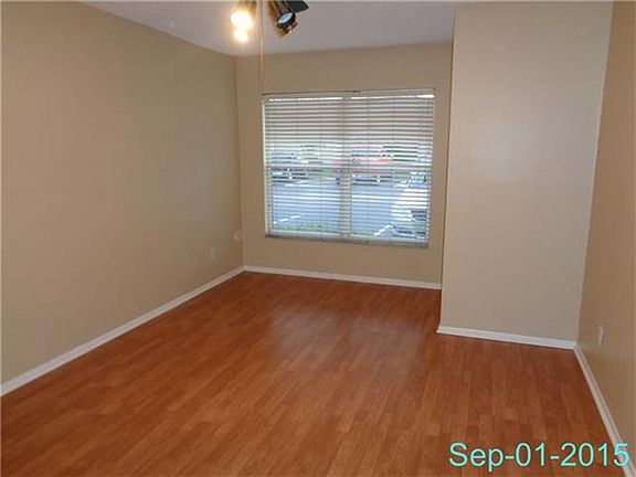 5th image of 206 Diamond Cv APT 104