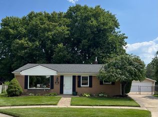 17465 Hans Dr, Fraser, MI 48026