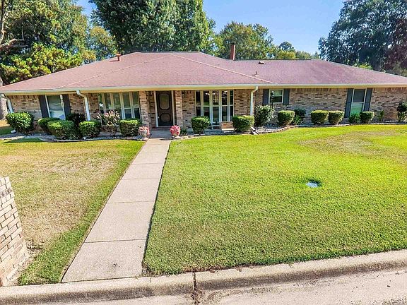 3rd image of 503 Magnolia Dr