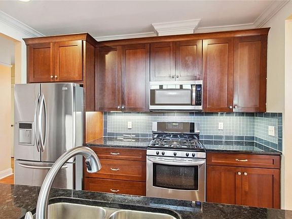 5th image of 874 Pontalba St