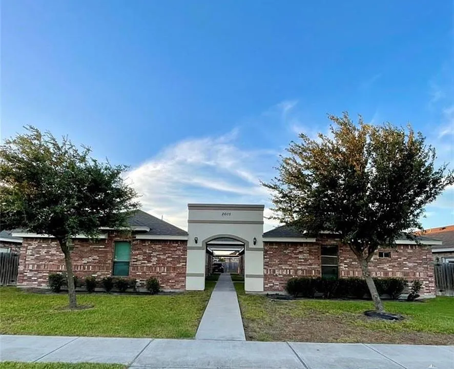 2605 E Franklin Ave #1