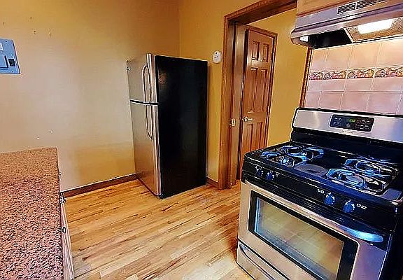 4th image of 3268 41st St APT 3C