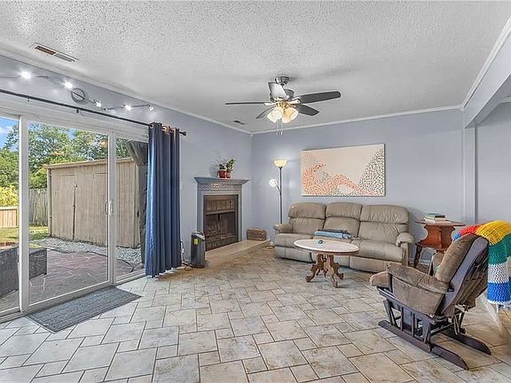 3rd image of 3666 Chimney Creek Dr