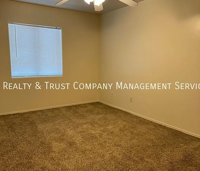 4042 E Fairmount St #1 — Photo 15