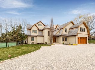 1366 Scuttle Hole Rd, Water Mill, NY 11976