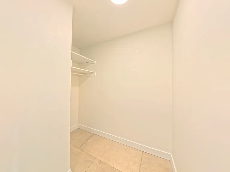 1540 Haro St — Photo 13