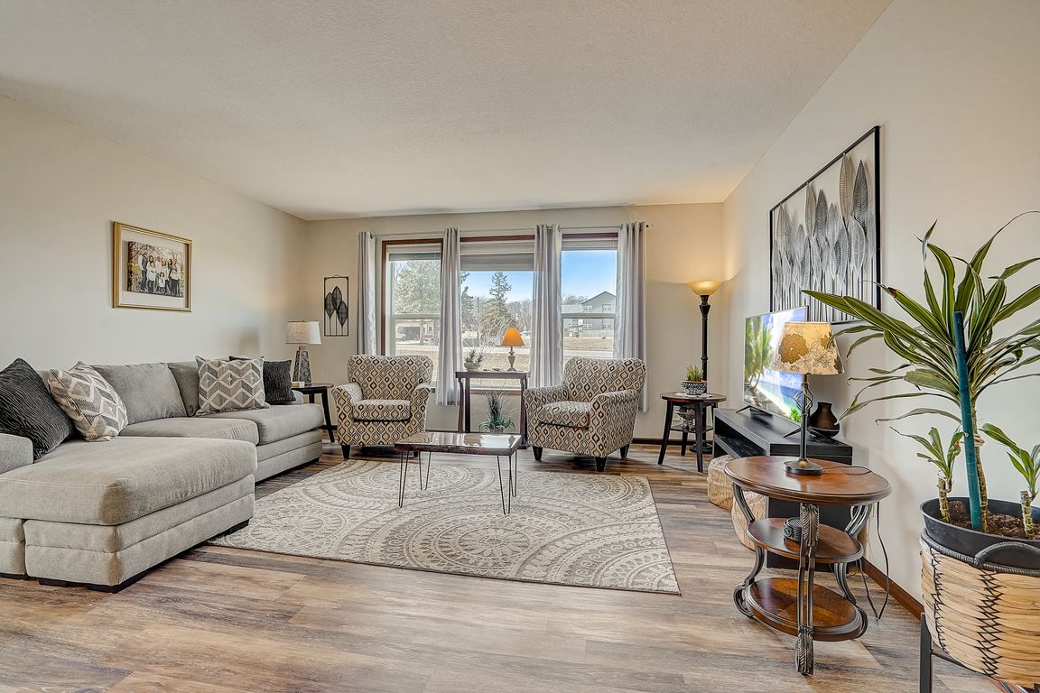 1191 Danube Ave, Shakopee, MN 55379 Zillow