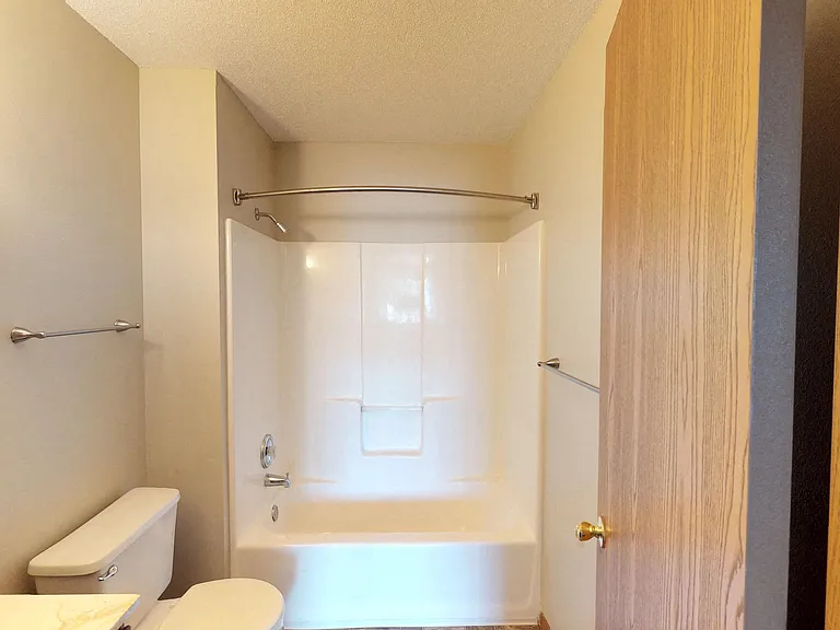 Prairie Winds Apartments — Photo 36