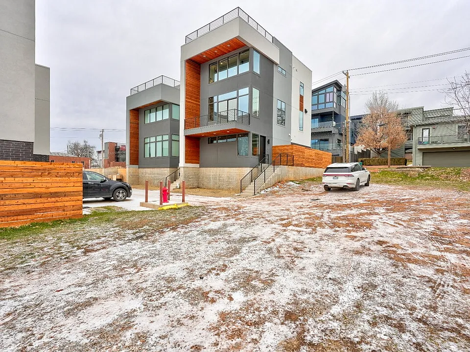 819 NW 6th St