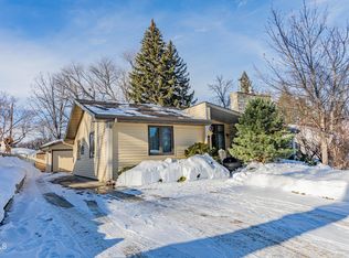 1110 S Highland Acres Rd, Bismarck, ND 58501