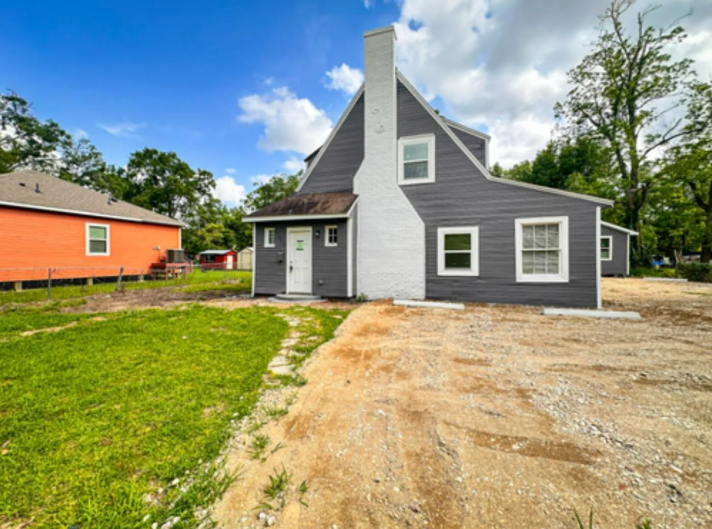 3 bed, 2.0 bath, 1364 sqft, $1,450 — Photo 1