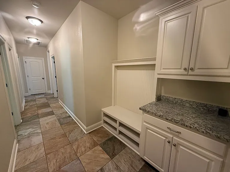 908 Lakehaven Dr — Photo 9