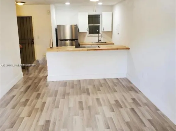 3181 SW 13th St APT 108, Miami, FL 33145