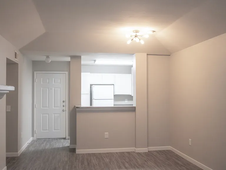 Wyndham Apartments — Photo 11