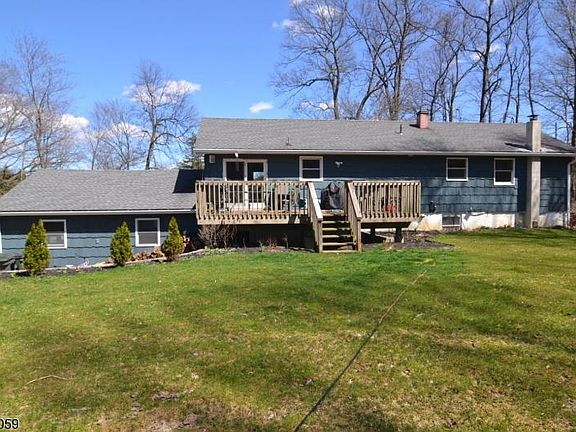3rd image of 435 Buckhorn Dr