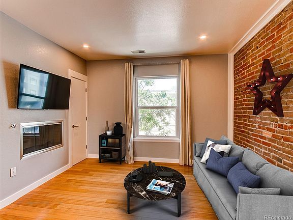 3rd image of 2306 Glenarm Pl Unit 201