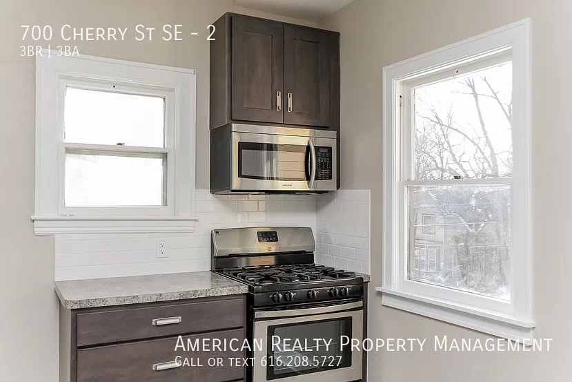 3 bed, 2025 sqft, $2,200 — Photo 4