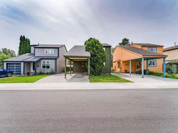 9245 54th St NW, Edmonton, AB T6B 2L3