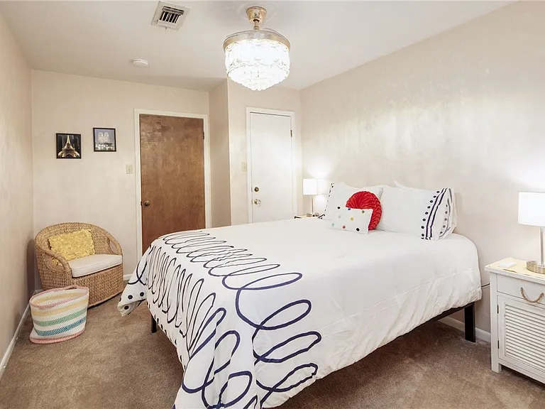 2902 Chaparral Cir — Photo 16