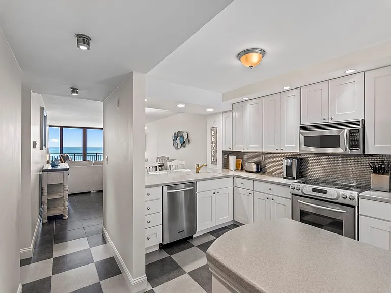 1480 Ocean Dr #5E — Photo 10