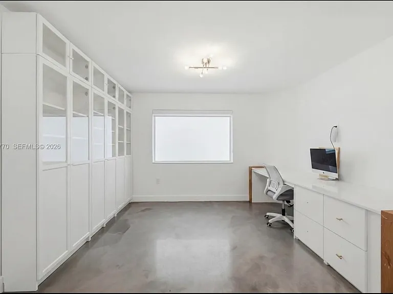 2558 NE 206th Ter #A — Photo 3