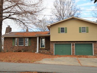 1112 Meadow Ln, Dexter, MO, 63841