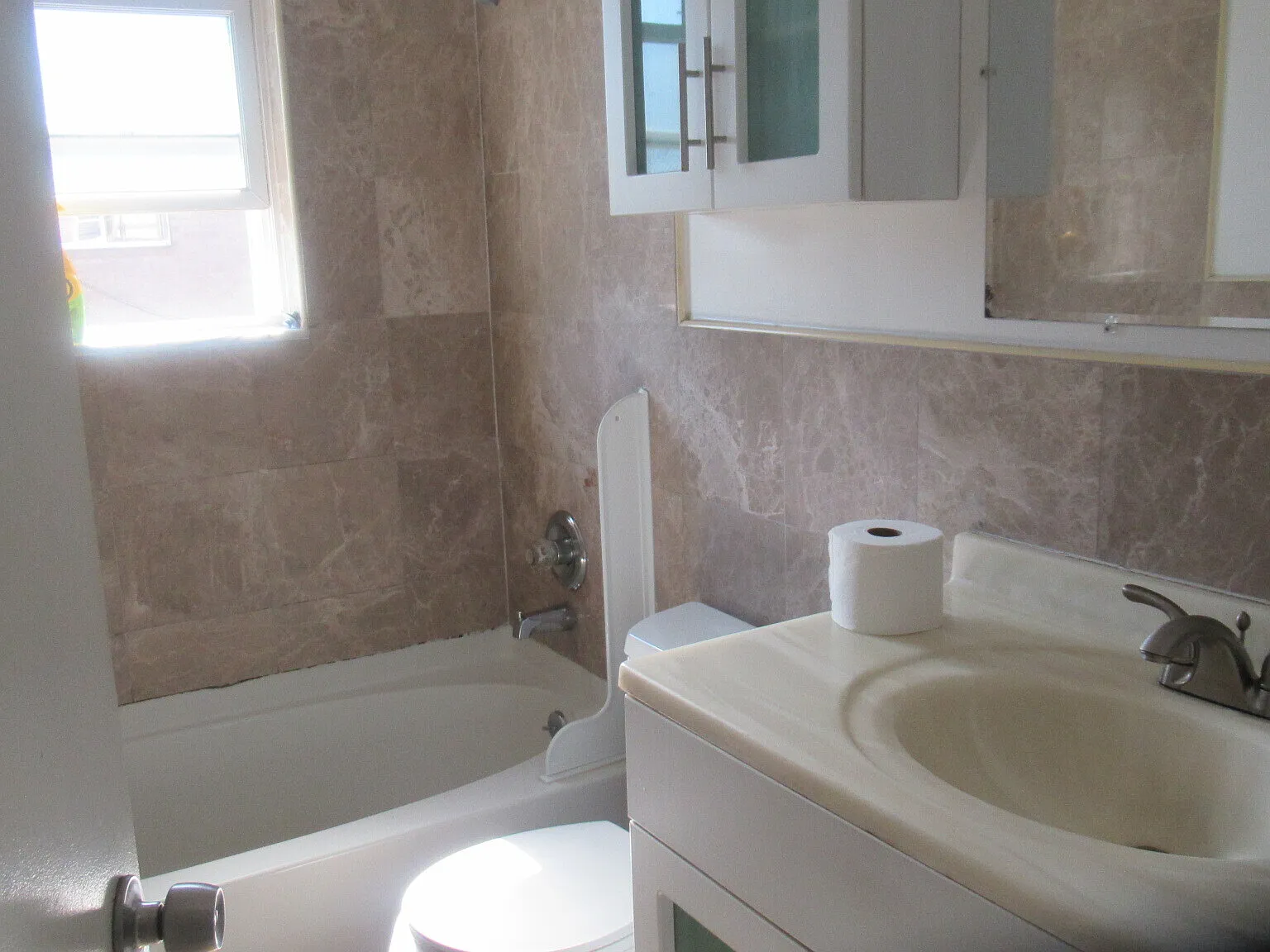 2 bed, 1.0 bath, 950 sqft, $1,850 — Photo 4