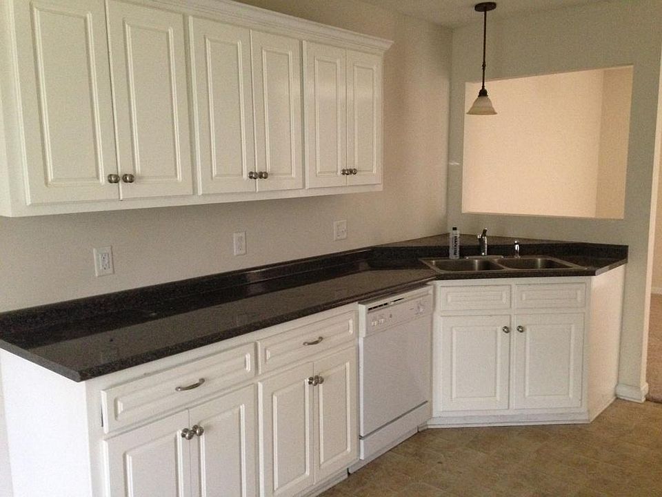 1st image of 103B Lindsay Ct