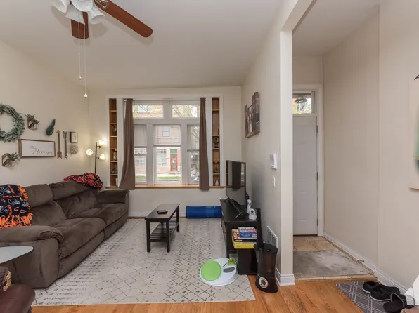 2702 W Thomas St APT 1F, Chicago, IL 60622