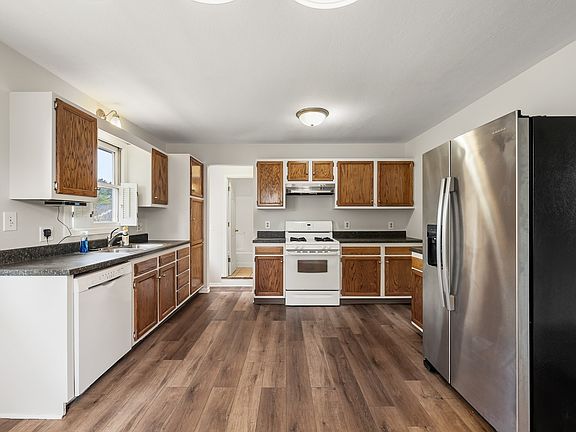 5th image of 221 S Vine St