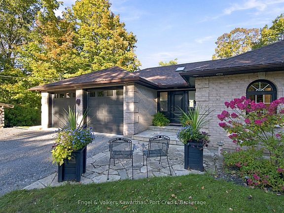 3rd image of 2019 White Lake Rd W