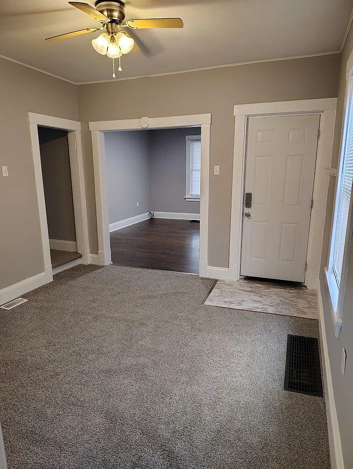 3 bed, 1.0 bath, 1200 sqft, $1,200 — Photo 4