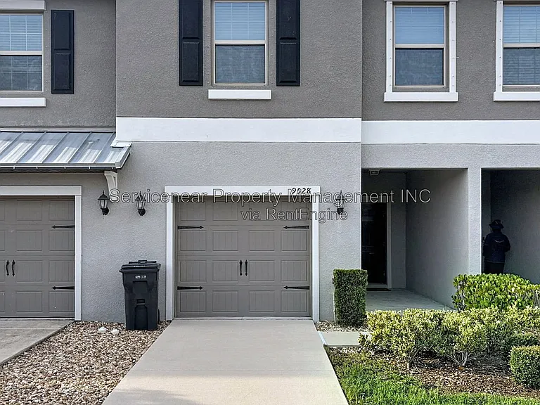 9528 Pembrooke Pines Dr — Photo 2