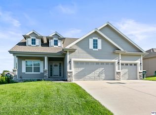 20710 Boyd St, Elkhorn, NE 68022