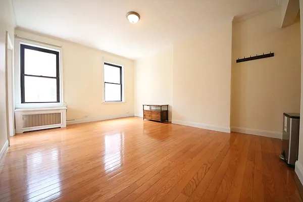 Rented by (Legacy) NY Quality Living Uptown | media 13