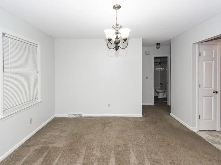 305 Chessington Cir — Photo 9