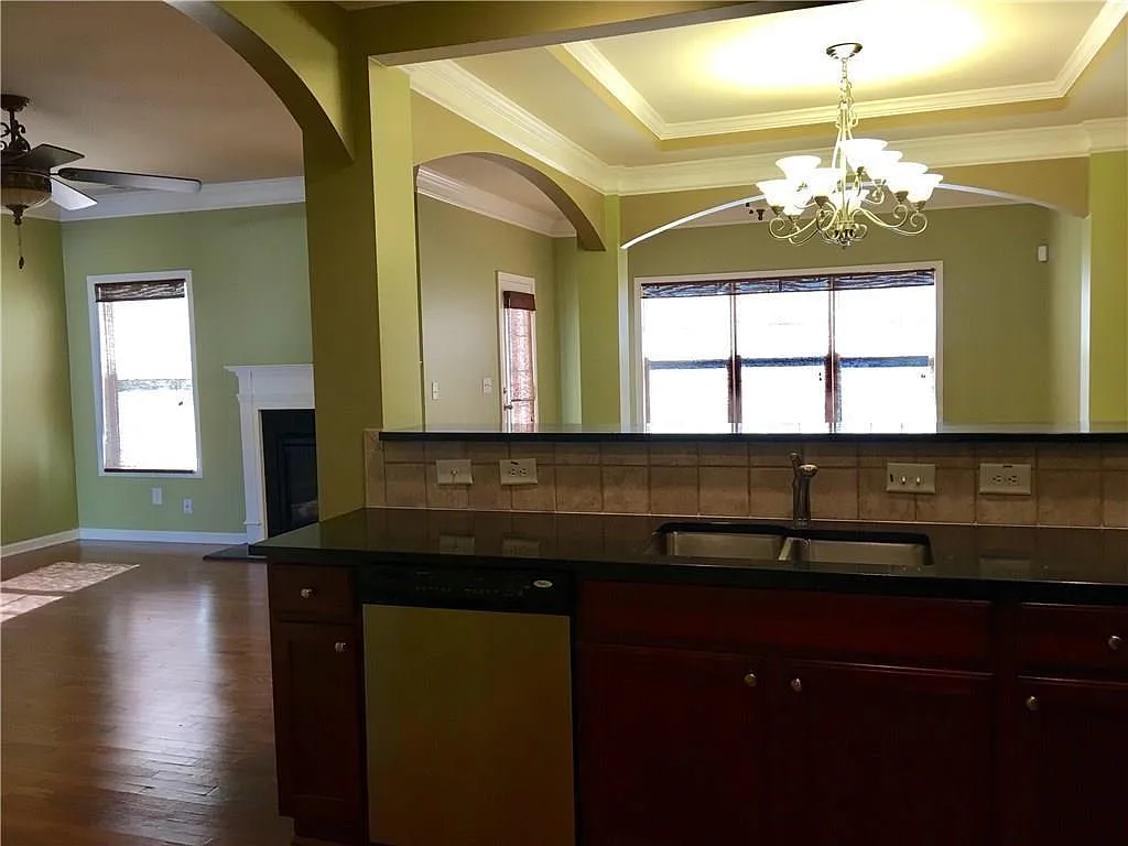 3 bed, 2.5 bath, 1913 sqft, $2,650 — Photo 4