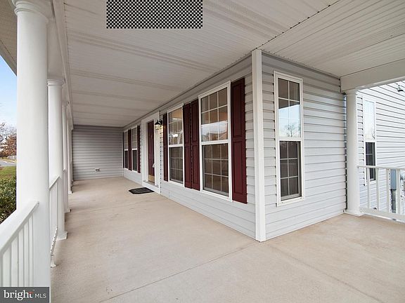 3rd image of 12270 Grimsby Ln