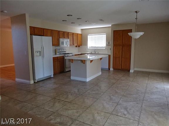 4th image of 9417 Tall Wood Ln #0