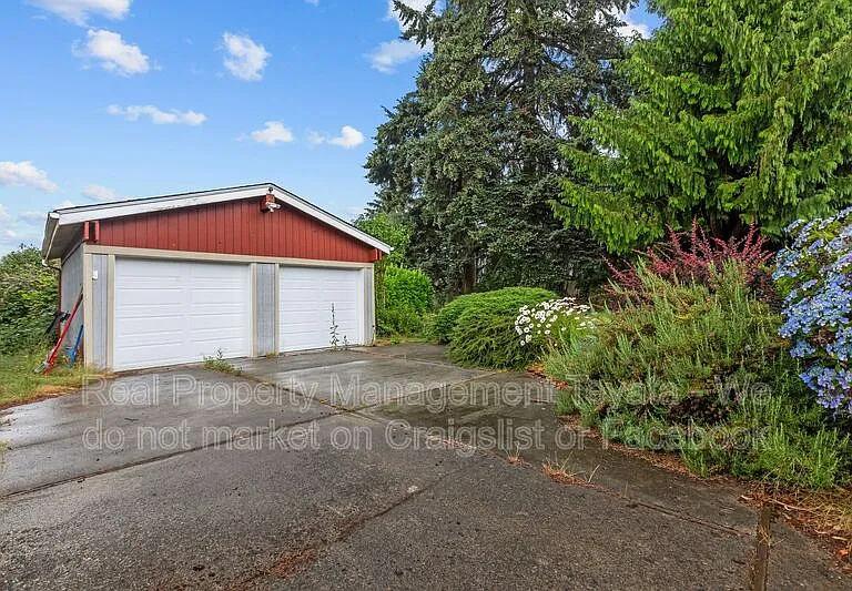19609 4th Ave S — Photo 21