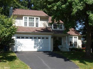 10627 John Ayres Dr, Fairfax, VA 22032
