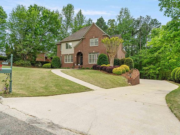 3rd image of 1033 Hastings Cir