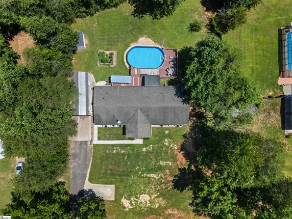 205 Diwa Dr, Easley, SC 29640
