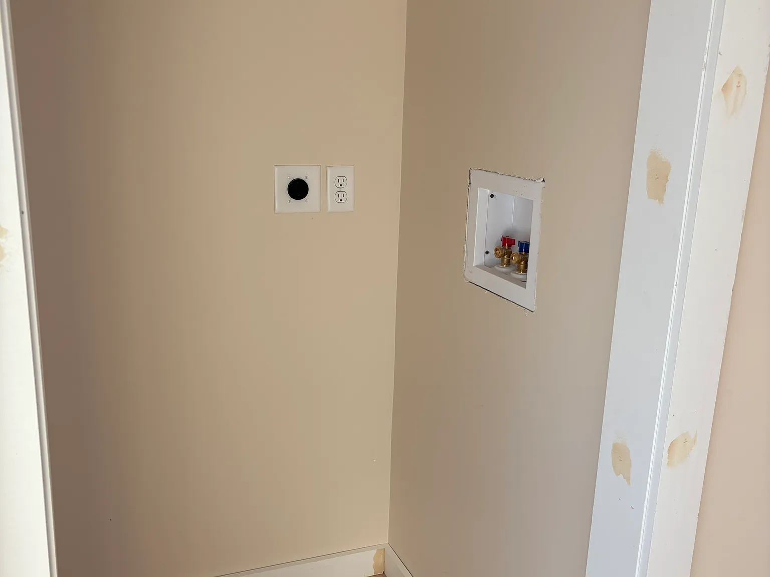 2 bed, 850 sqft, $2,300 — Photo 4