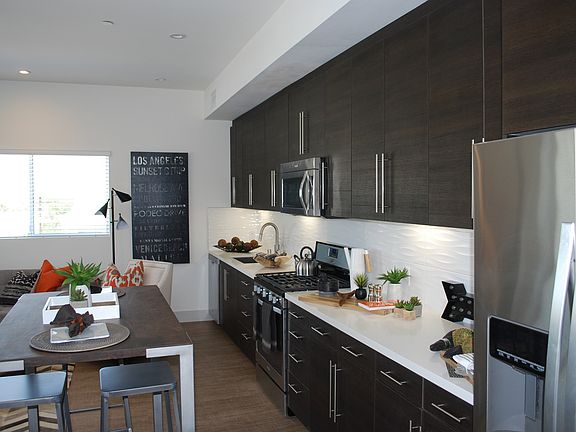 5th image of 11811 Culver Blvd #306