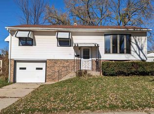 1264 W Staver St, Freeport, IL 61032